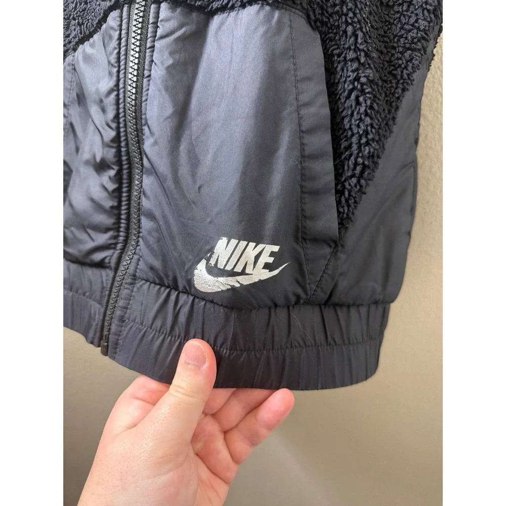Girls Nike Jacket Size Medium
